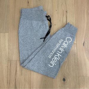 Calvin Klein | Grey Mid Rise Sweatpant Jogger 🤍